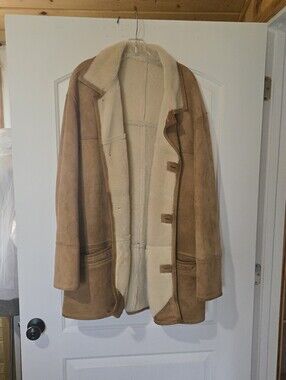 Joseph & Lyman Tan Cream Shearling Coat, SIZE 44/L, See Info